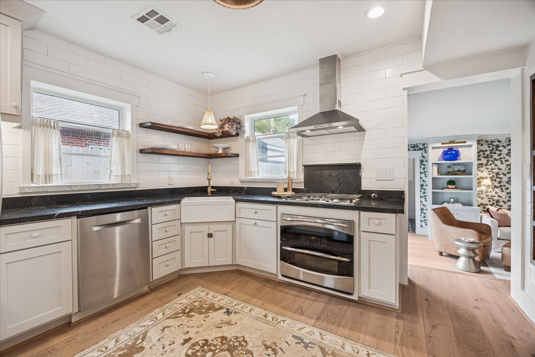 823 Sledge Street Houston, TX 77009 - Photo 6 of 24