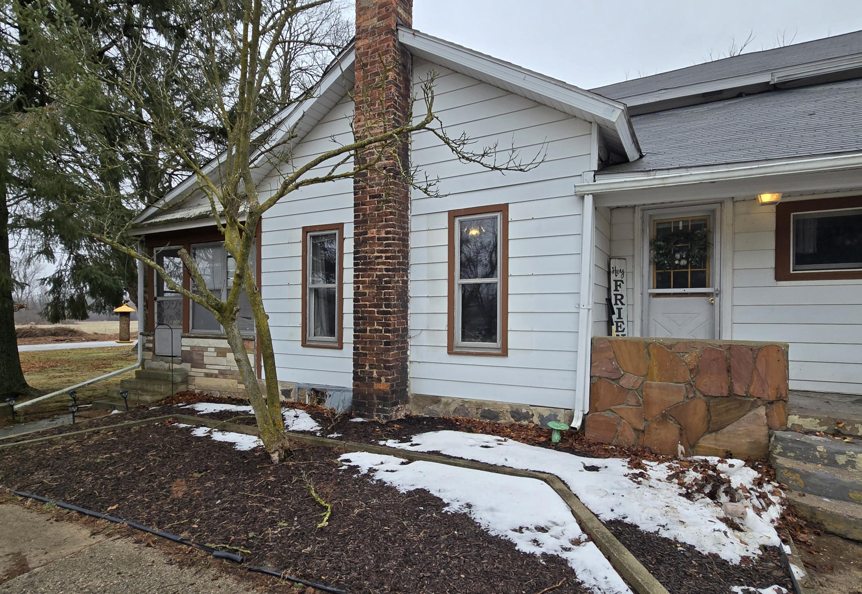 8662 Stony Lake Road Jackson, MI 49201 - Photo 5 of 59 20260107_112239