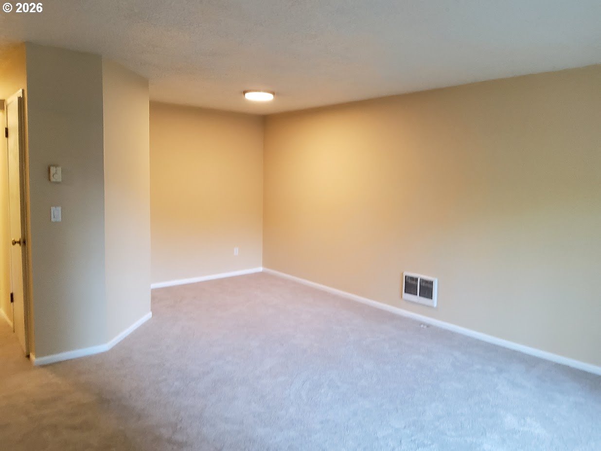 1040 Columbia Ridge Drive, Unit 2 Vancouver, WA 98664 - Photo 27 of 32 Gallery Image 27