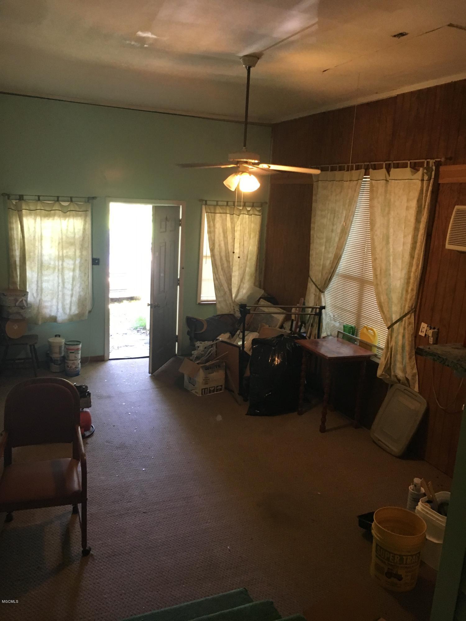 4239 Walter Street Moss Point, MS 39563 - Photo 5 of 16 IMG_1760