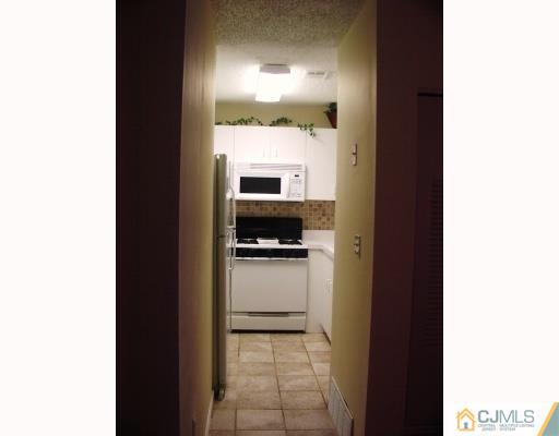 521 Edpas Road New Brunswick, NJ 08901 - Photo 3 of 8 Gallery Image 3