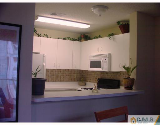 521 Edpas Road New Brunswick, NJ 08901 - Photo 5 of 8 Gallery Image 5