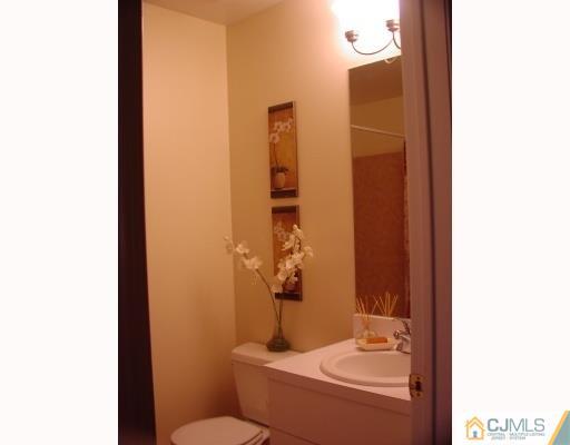521 Edpas Road New Brunswick, NJ 08901 - Photo 6 of 8 Gallery Image 6