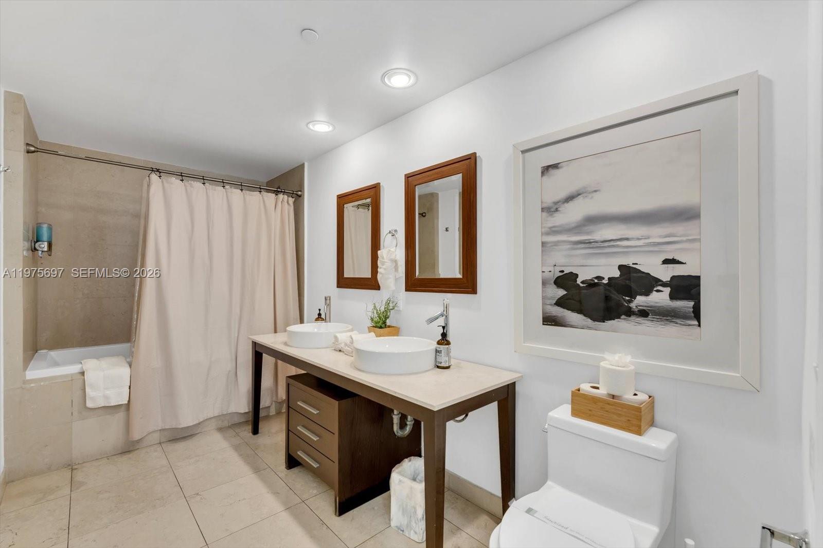 485 Brickell Avenue, Unit 1807 Miami, FL 33131 - Photo 12 of 26