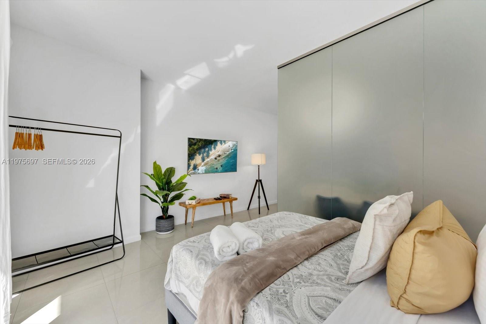 485 Brickell Avenue, Unit 1807 Miami, FL 33131 - Photo 14 of 26