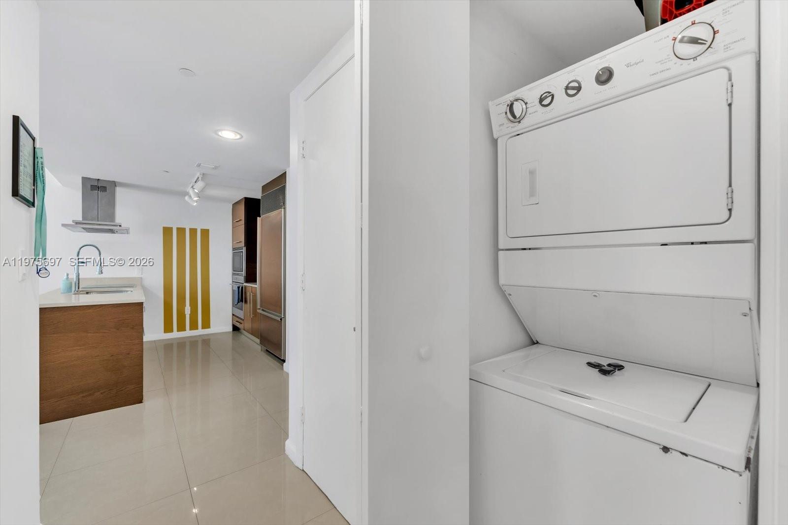 485 Brickell Avenue, Unit 1807 Miami, FL 33131 - Photo 16 of 26