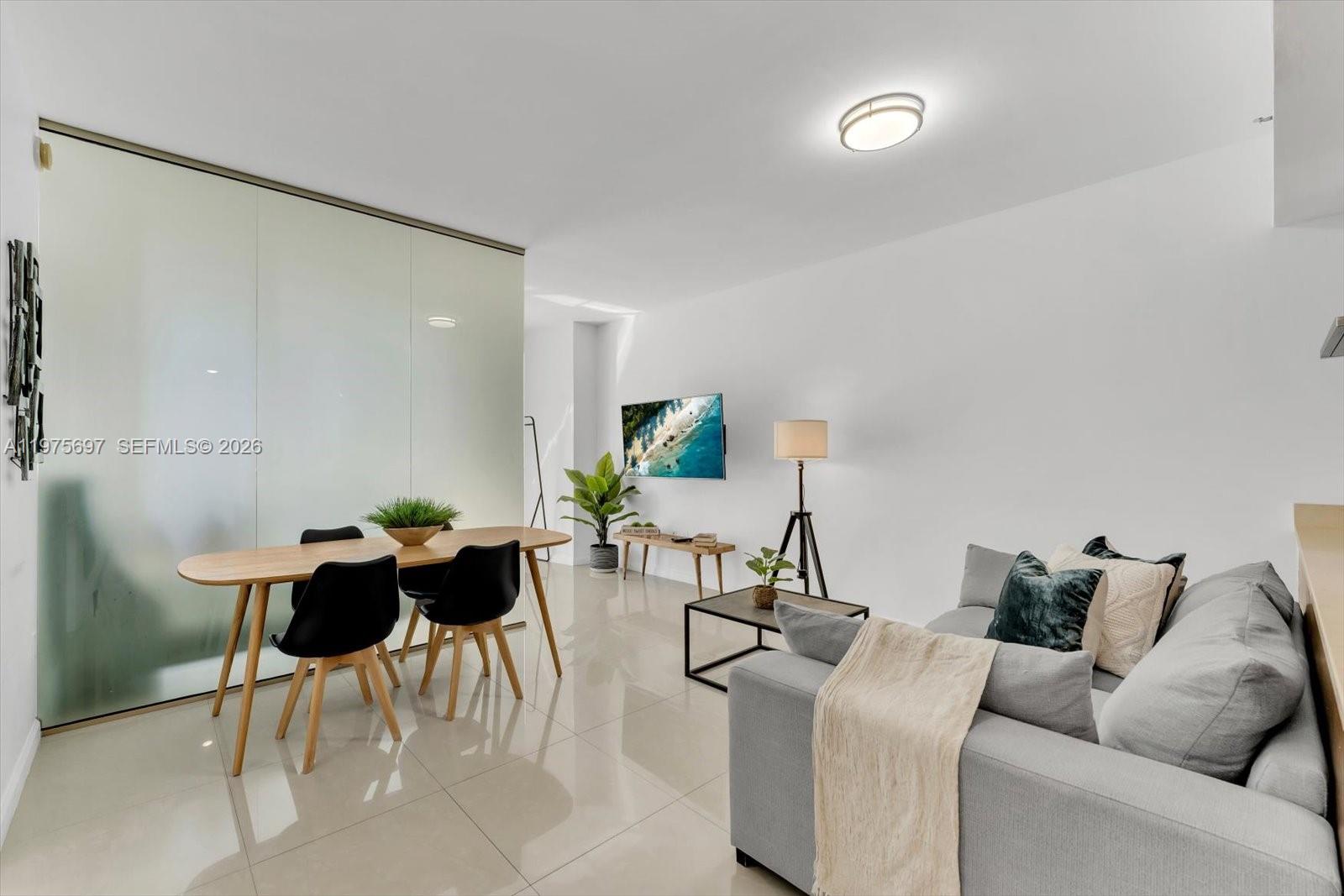 485 Brickell Avenue, Unit 1807 Miami, FL 33131 - Photo 4 of 26