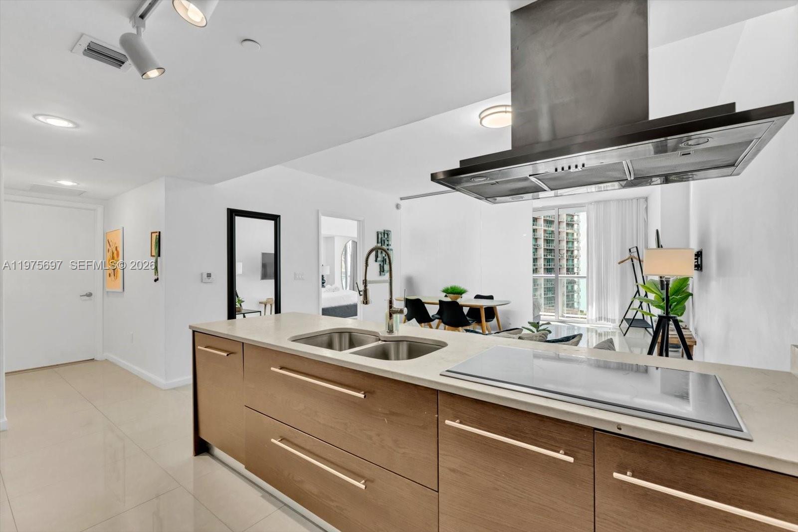 485 Brickell Avenue, Unit 1807 Miami, FL 33131 - Photo 8 of 26