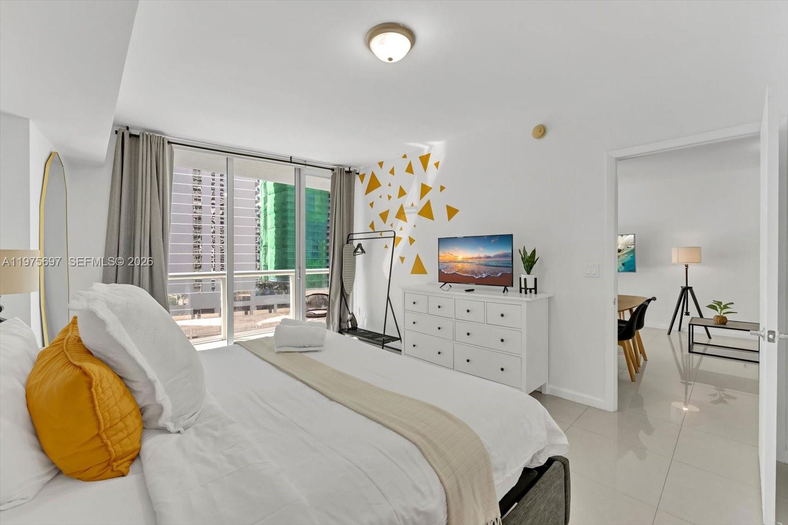 485 Brickell Avenue, Unit 1807 Miami, FL 33131 - Photo 10 of 26