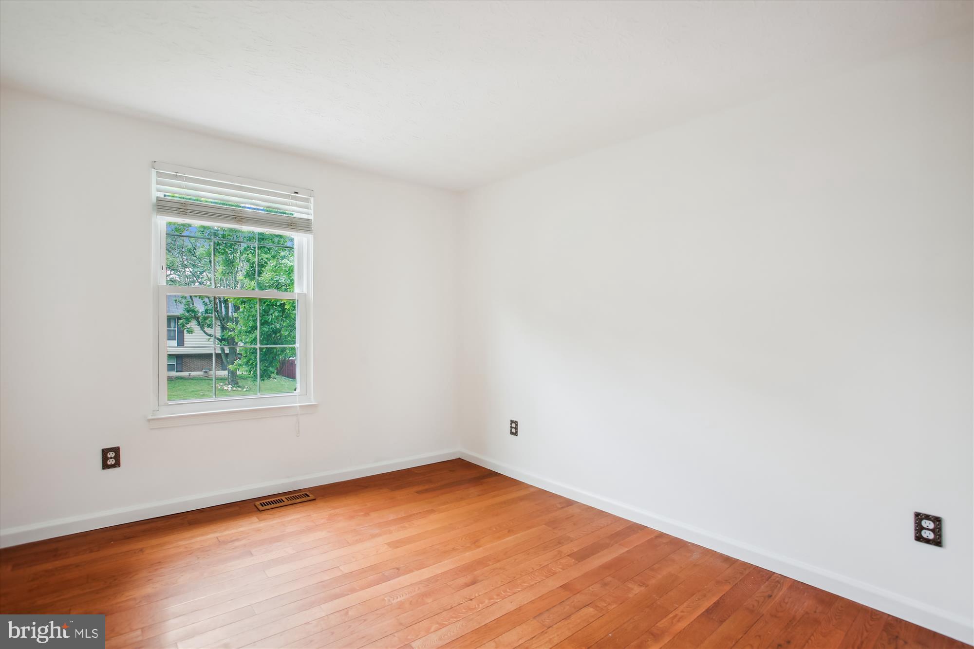 7660 Fallswood Way Lorton, VA 22079 - Photo 11 of 20