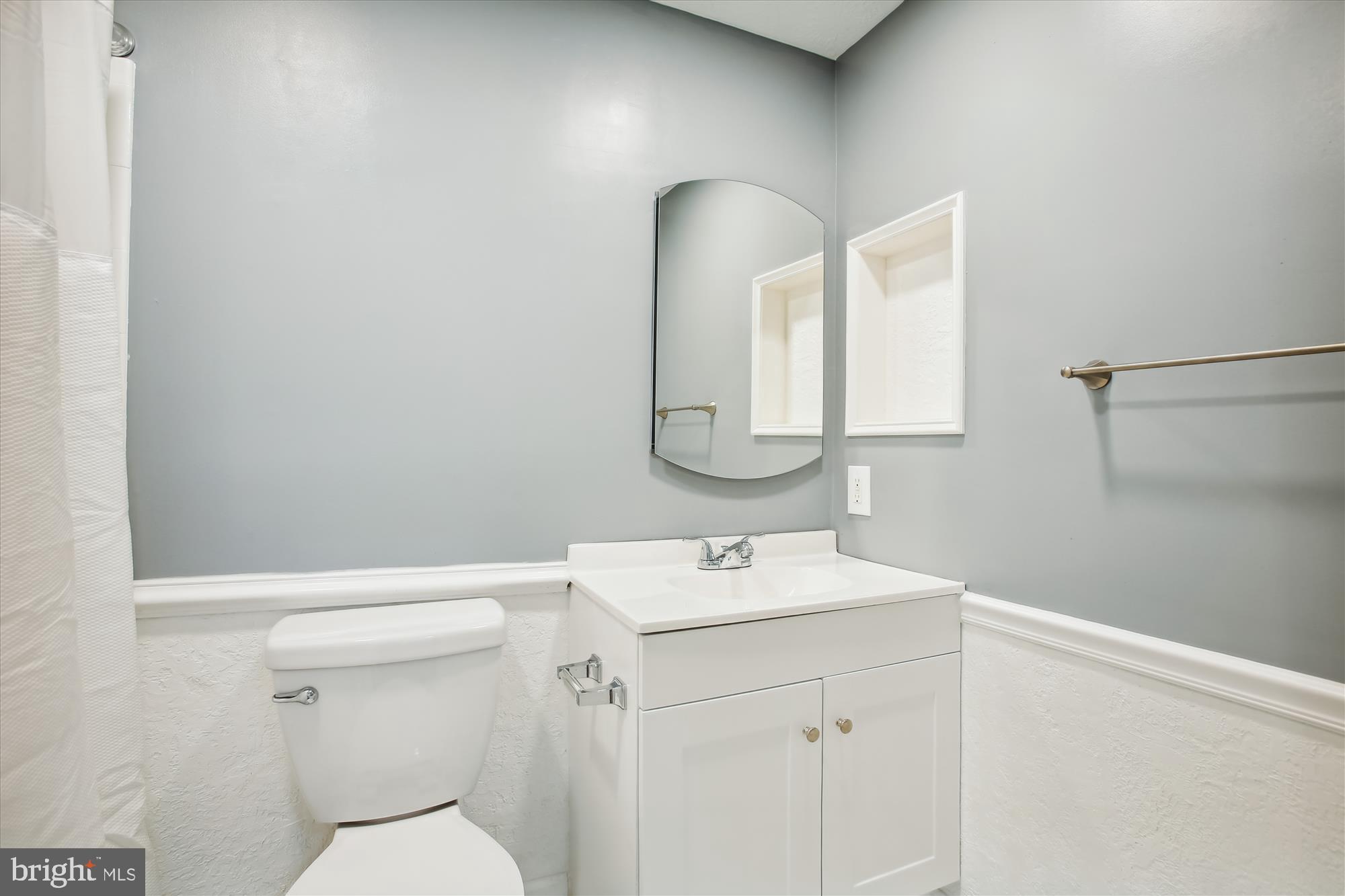 7660 Fallswood Way Lorton, VA 22079 - Photo 12 of 20 2nd Full Bath