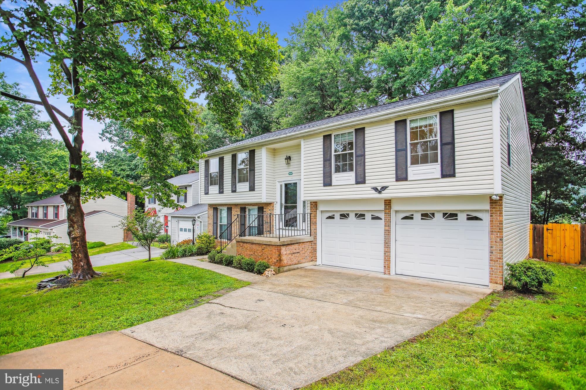 7660 Fallswood Way Lorton, VA 22079 - Photo 2 of 20