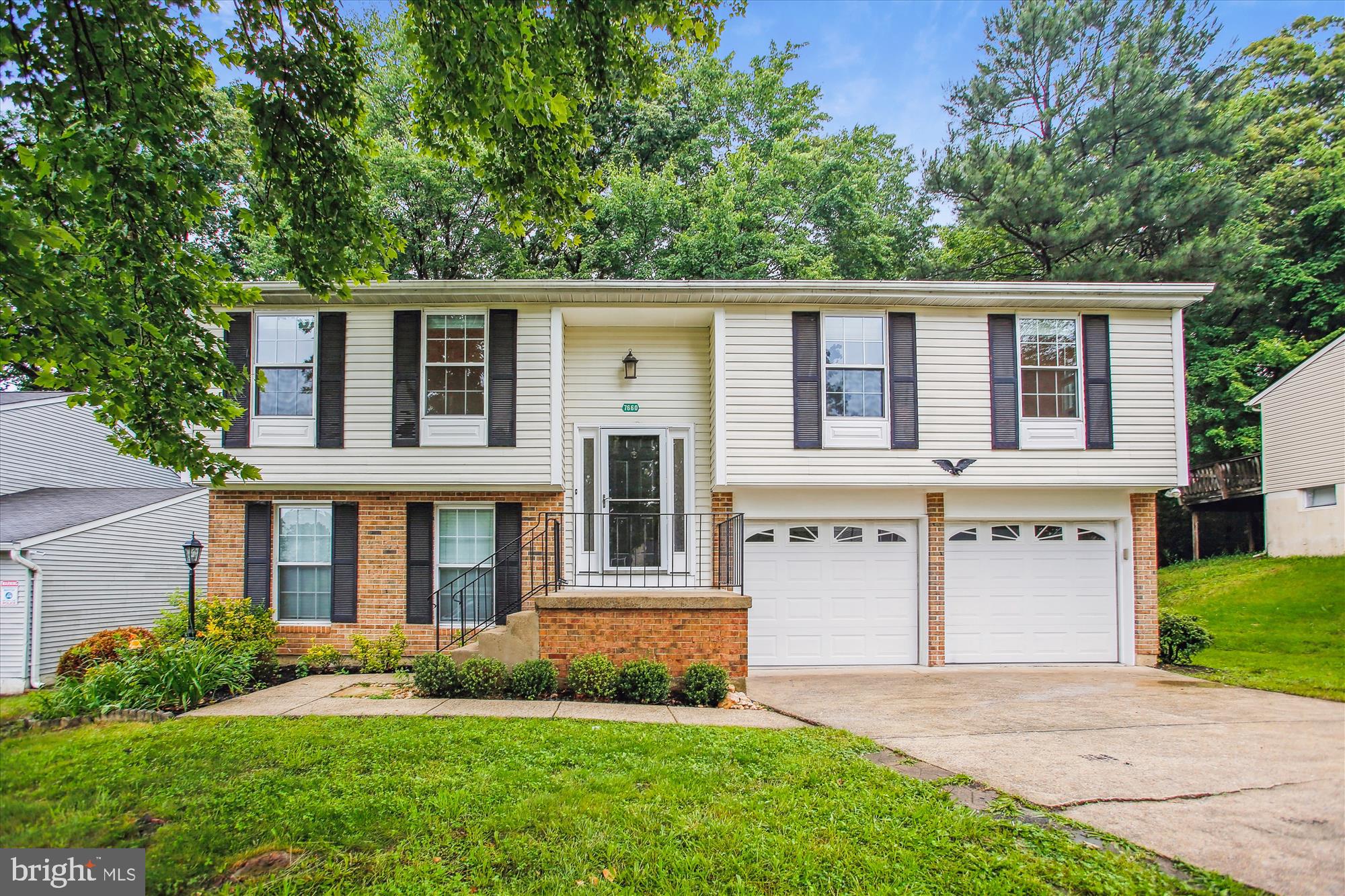 7660 Fallswood Way Lorton, VA 22079 - Photo 3 of 20