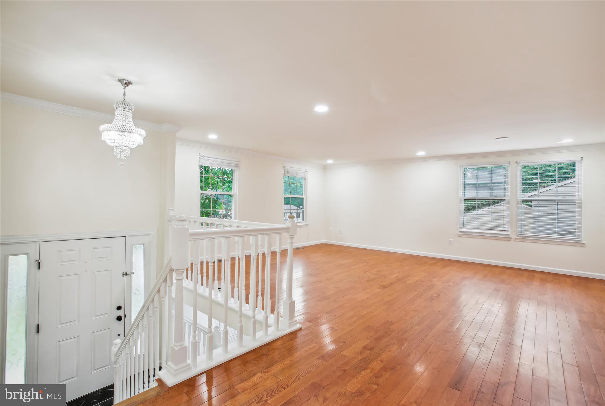 7660 Fallswood Way Lorton, VA 22079 - Photo 4 of 20 Gleaming Hardwood Floors