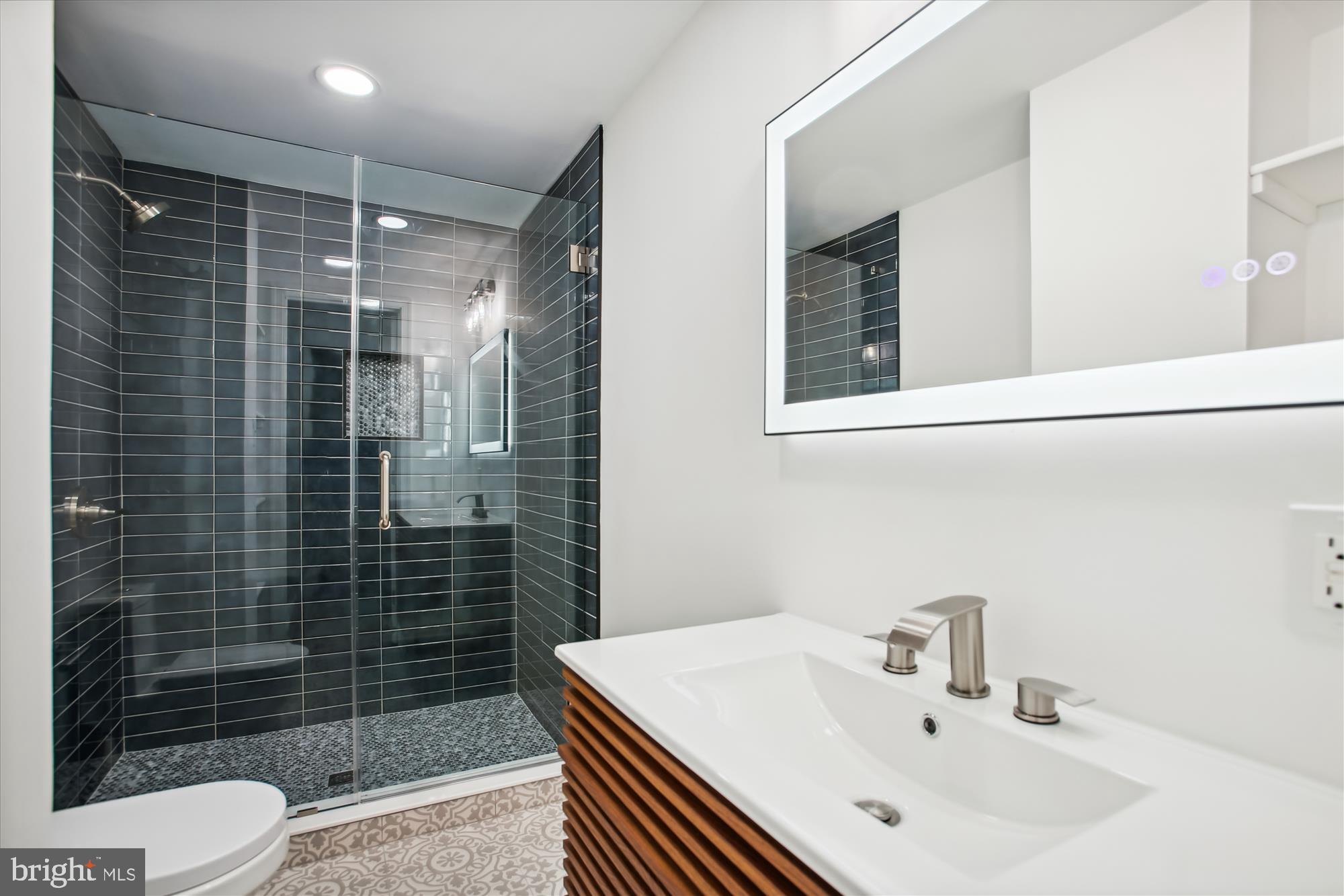 7660 Fallswood Way Lorton, VA 22079 - Photo 8 of 20 New Primary bathroom