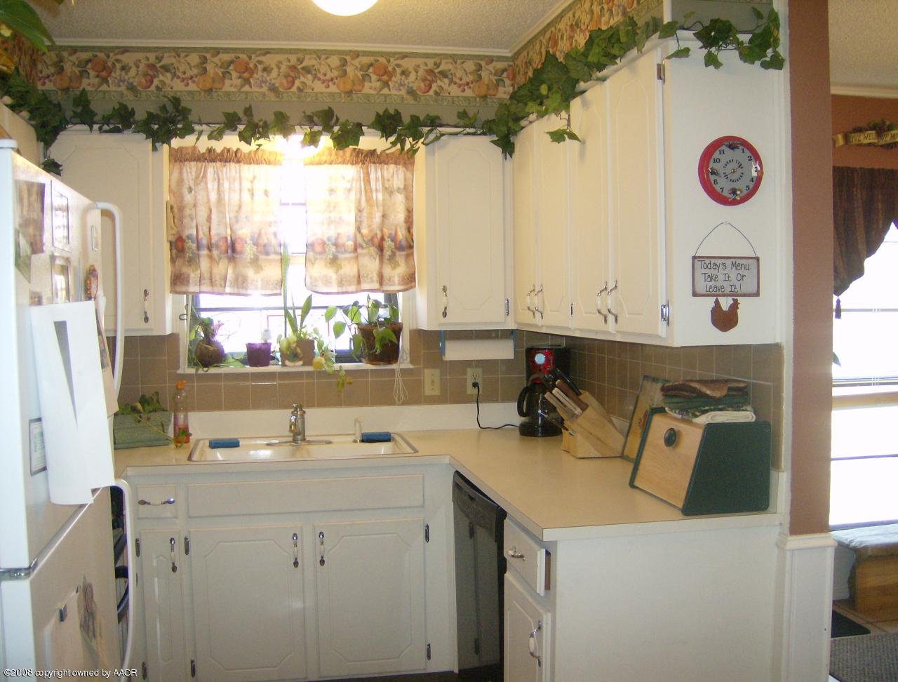 6906 Devonshire Road Amarillo, TX 79109 - Photo 6 of 14 kitchen