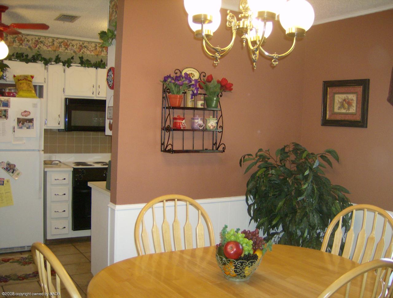 6906 Devonshire Road Amarillo, TX 79109 - Photo 7 of 14 breakfast / dinning area