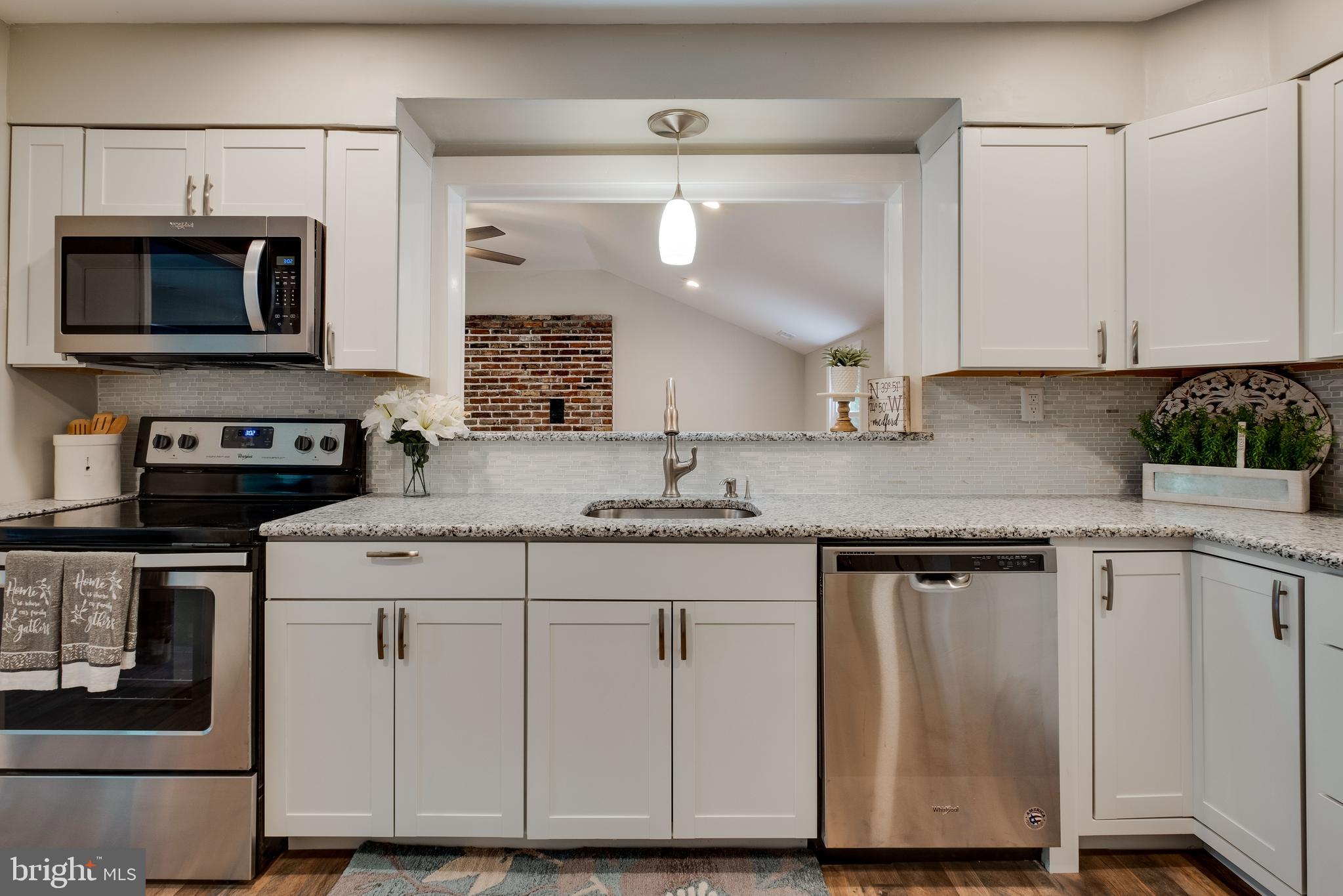 268 Hopewell Road Medford, NJ 08055 - Photo 9 of 44 Granite Countertops, Stainless Steel Appliances