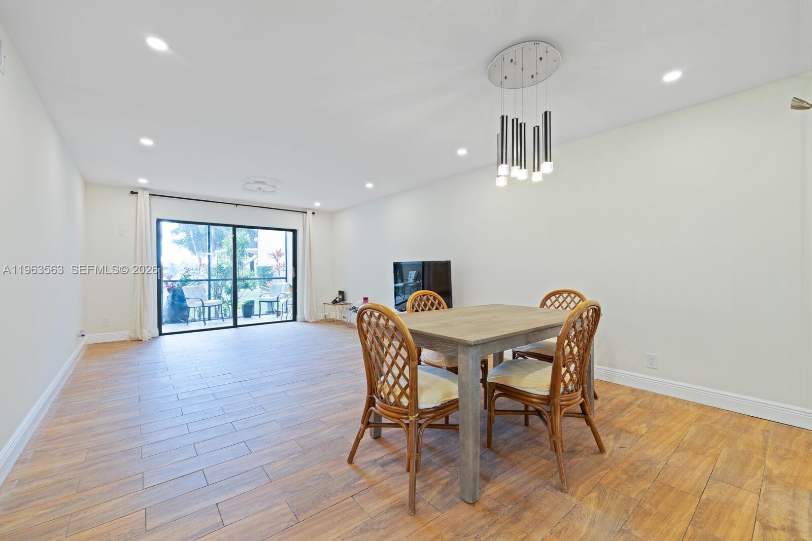 200 Gate Road, Unit 102 Hollywood, FL 33024 - Photo 3 of 18