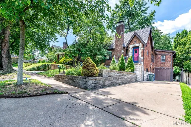 $314,900 | 1723 McCready Avenue, St. Louis, MO 63117