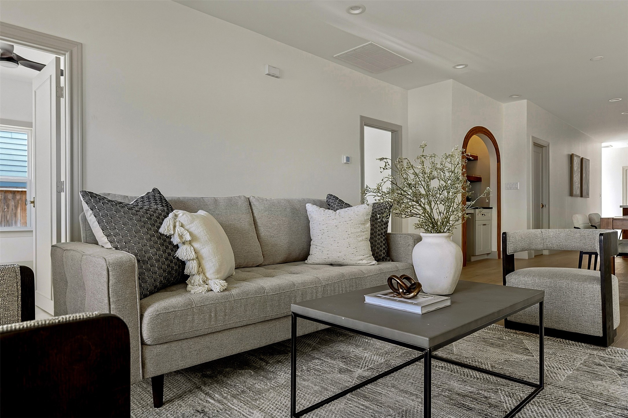 1202 Aurora Street Houston, TX 77009 - Photo 12 of 37 a living room with furniture