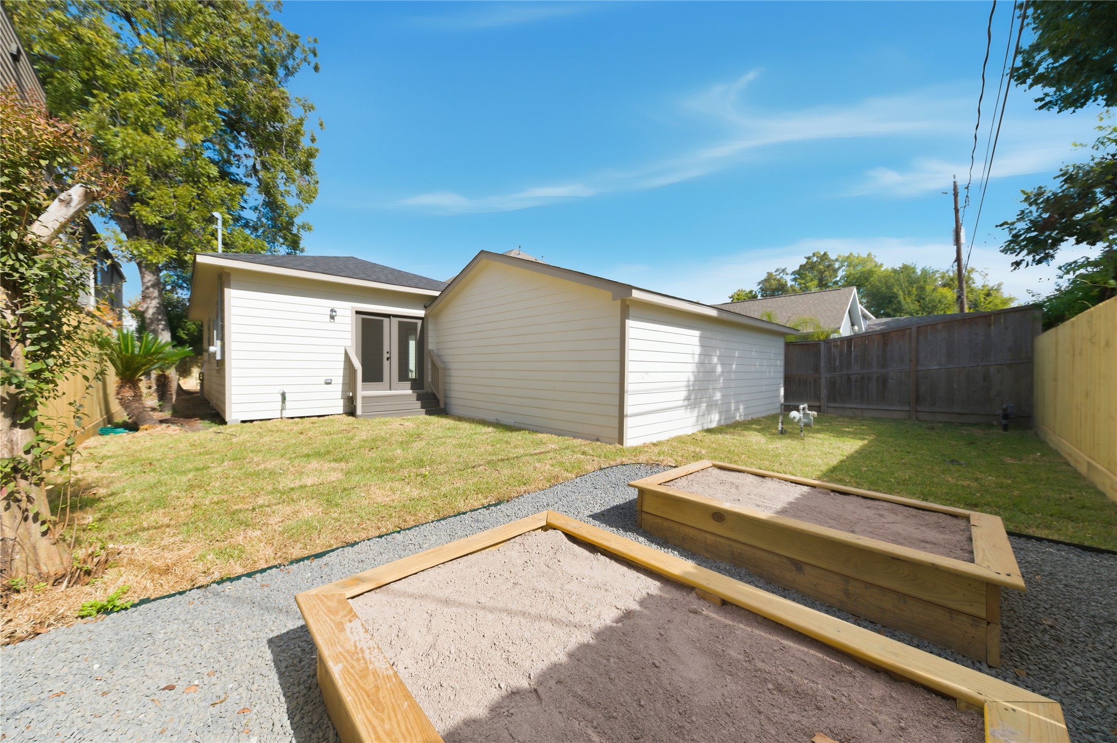 1202 Aurora Street Houston, TX 77009 - Photo 35 of 37 a view of a backyard