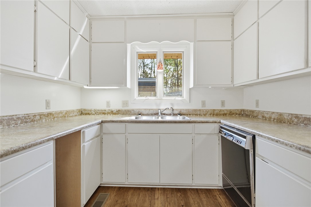 230 Christy Lane Walhalla, SC 29691 - Photo 16 of 45