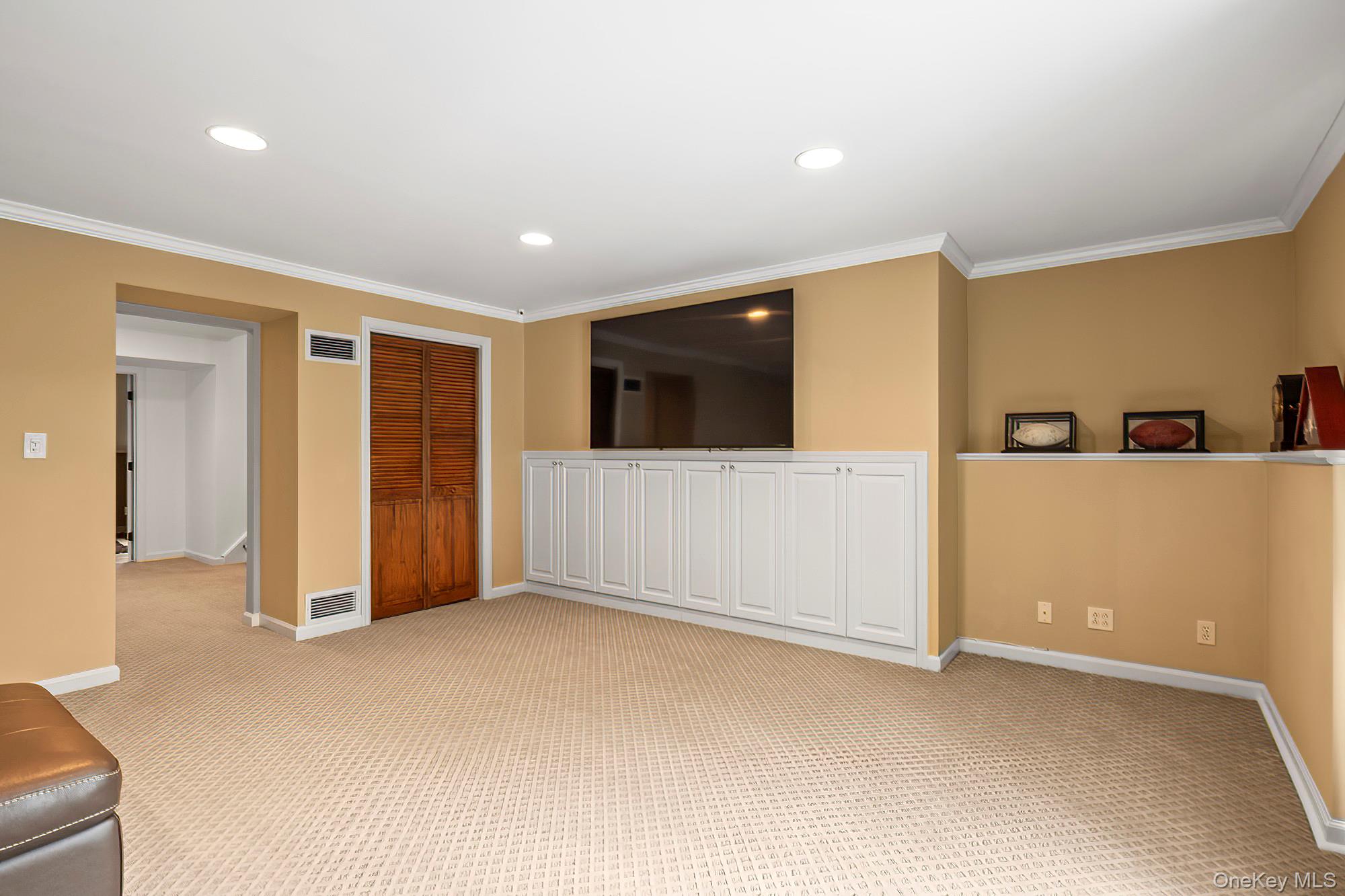 53 Country Ridge Drive Rye Brook, NY 10573 - Photo 26 of 50 a view of a livingroom with a kitchen