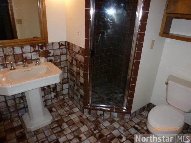 2830 Westridge Road Minnetonka, MN 55305 - Photo 6 of 18 Gallery Image 6