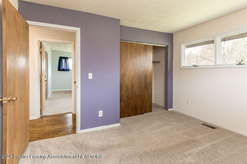 498 Piper Road Haslett, MI 48840 - Photo 27 of 38 498 PIPER RD. Bedroom 3