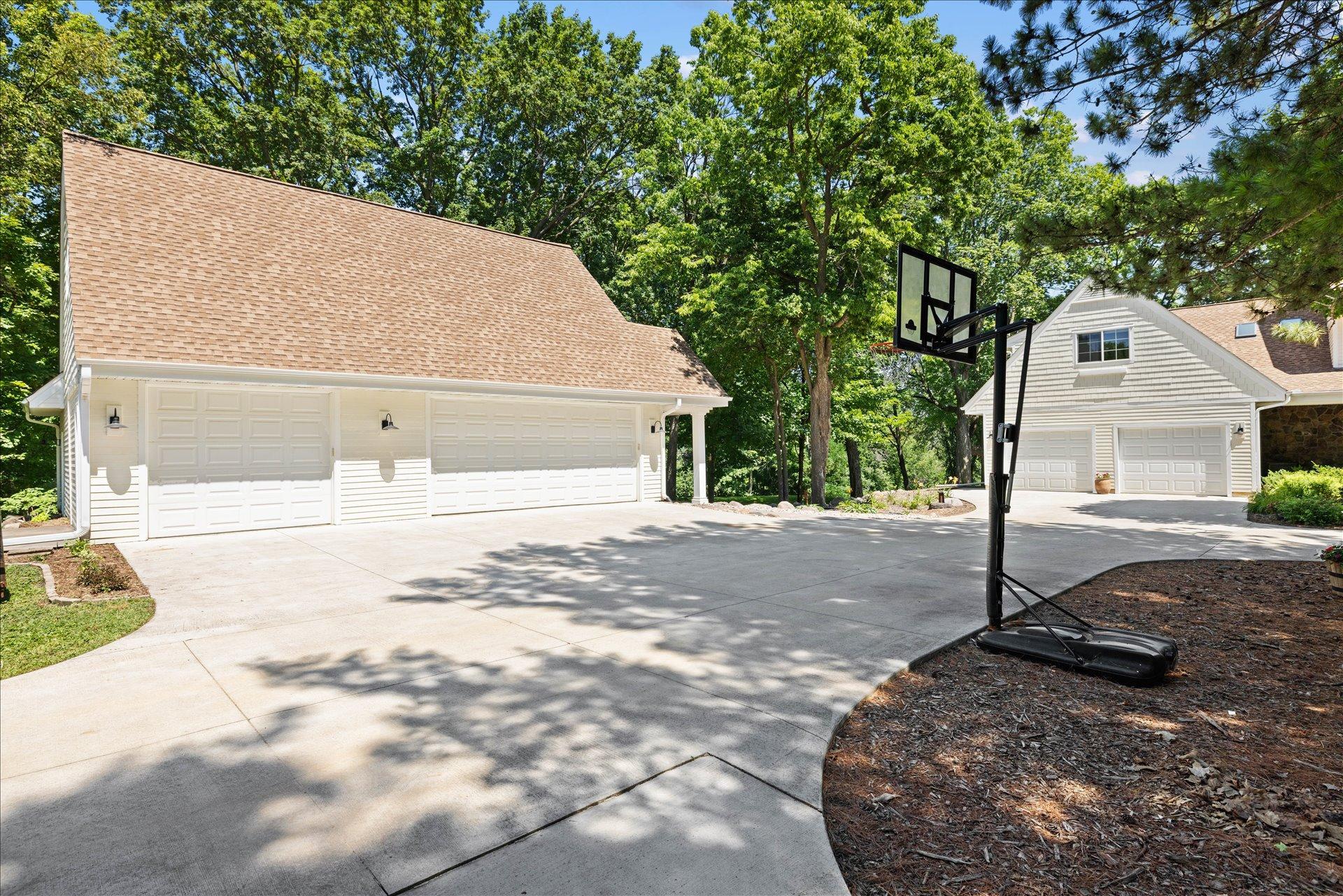 612 Nelson Road Independence, MN 55359 - Photo 5 of 86
