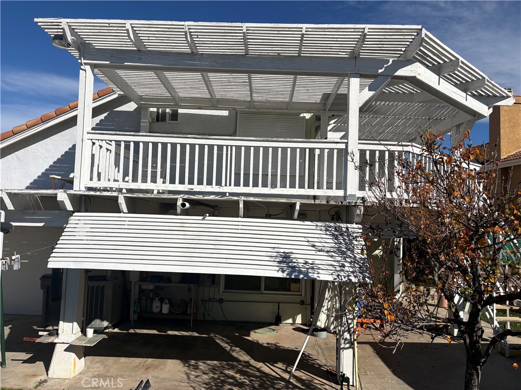 40135 Festival Road Murrieta, CA 92562 - Photo 27 of 35 a front view of a house with balcony