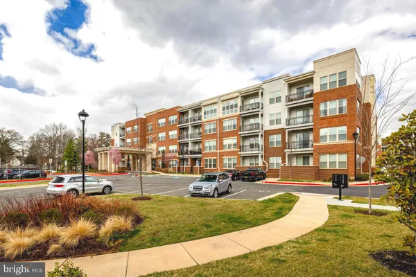 $629,900 | 10755 Fairgrounds Drive, Unit 125, Fairfax, VA 22030
