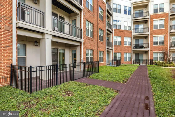 $629,900 | 10755 Fairgrounds Drive, Unit 125, Fairfax, VA 22030