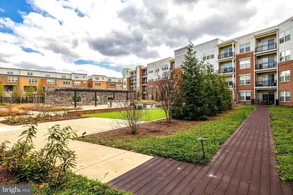 $629,900 | 10755 Fairgrounds Drive, Unit 125, Fairfax, VA 22030
