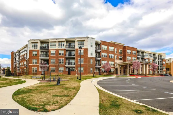 $629,900 | 10755 Fairgrounds Drive, Unit 125, Fairfax, VA 22030