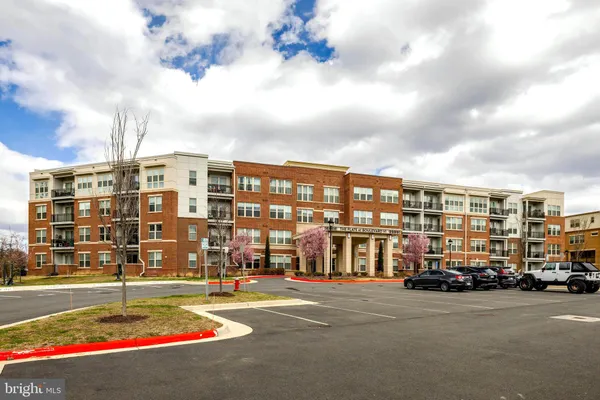 $629,900 | 10755 Fairgrounds Drive, Unit 125, Fairfax, VA 22030