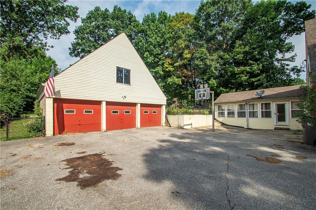 3708 Brill Road Indianapolis, IN 46227 - Photo 10 of 37 Gallery Image 10