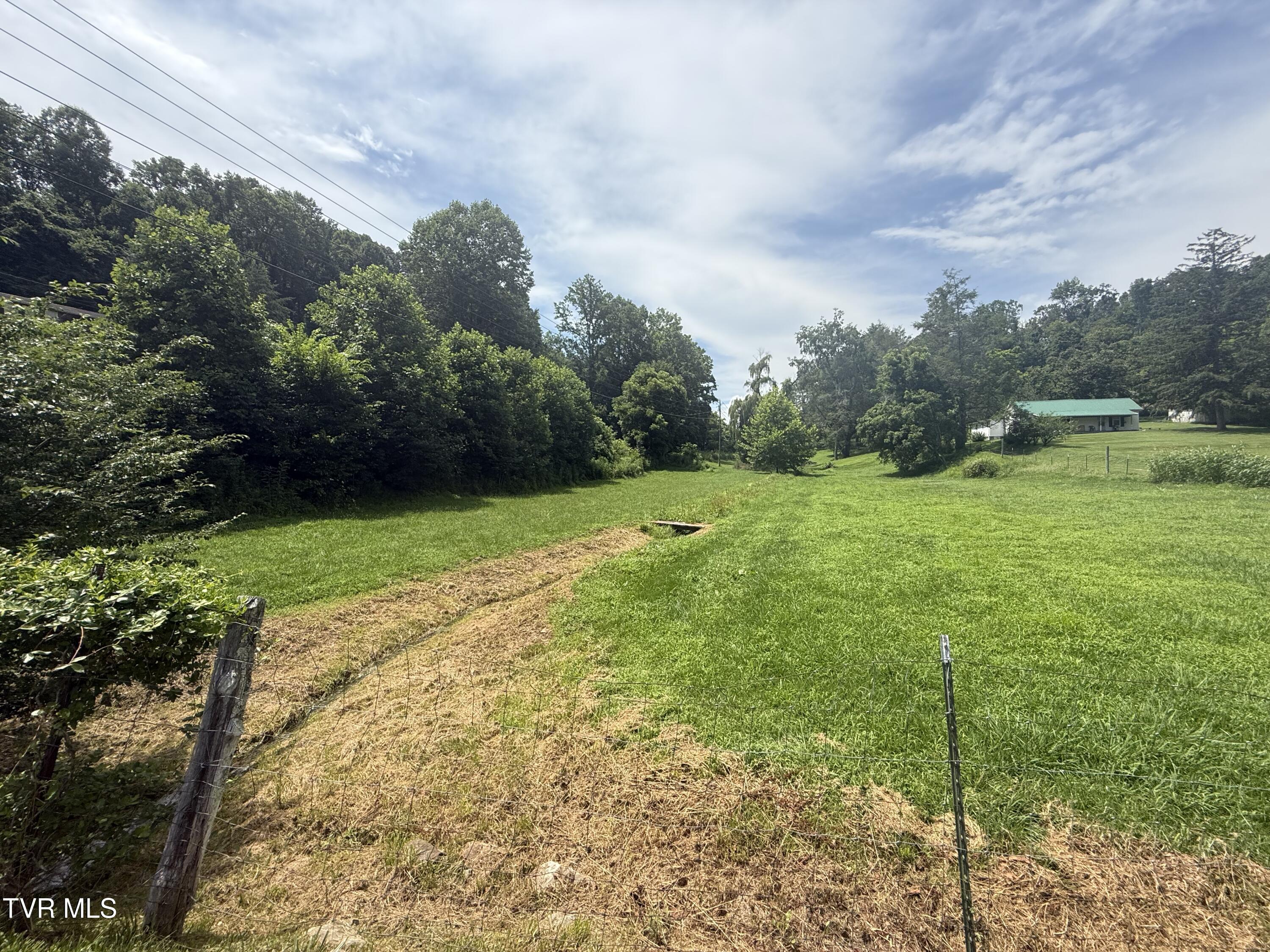 391 Emmett Road Bristol, TN 37620 - Photo 10 of 23 10