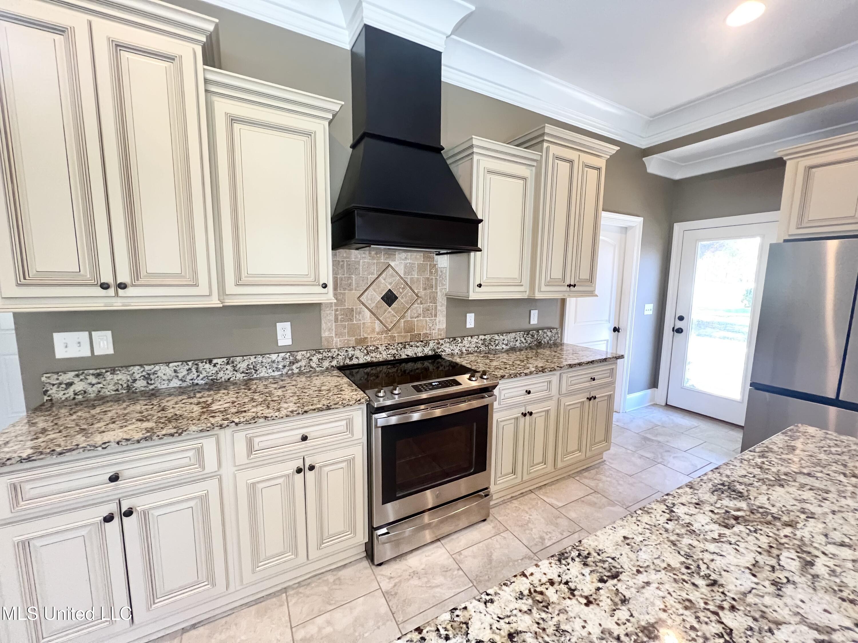 7869 Magnolia Loop Pass Christian, MS 39571 - Photo 11 of 49 IMG_E4793