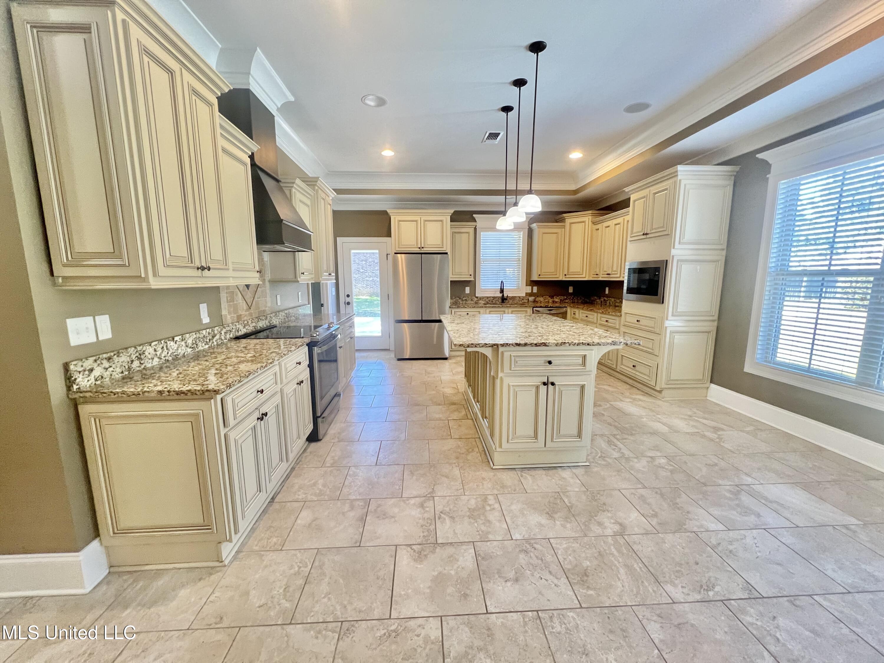 7869 Magnolia Loop Pass Christian, MS 39571 - Photo 15 of 49 IMG_E4788