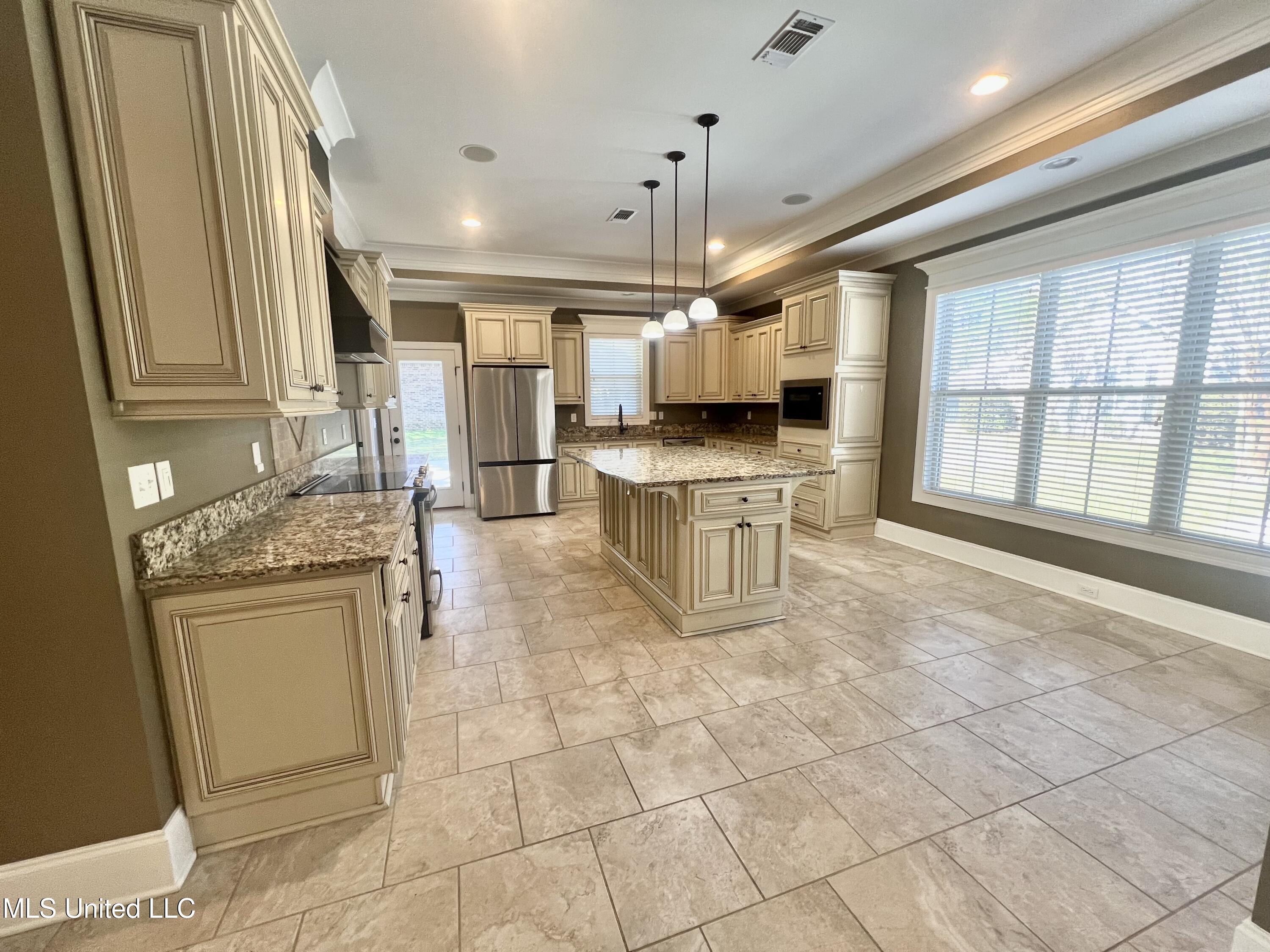 7869 Magnolia Loop Pass Christian, MS 39571 - Photo 17 of 49 IMG_E4785