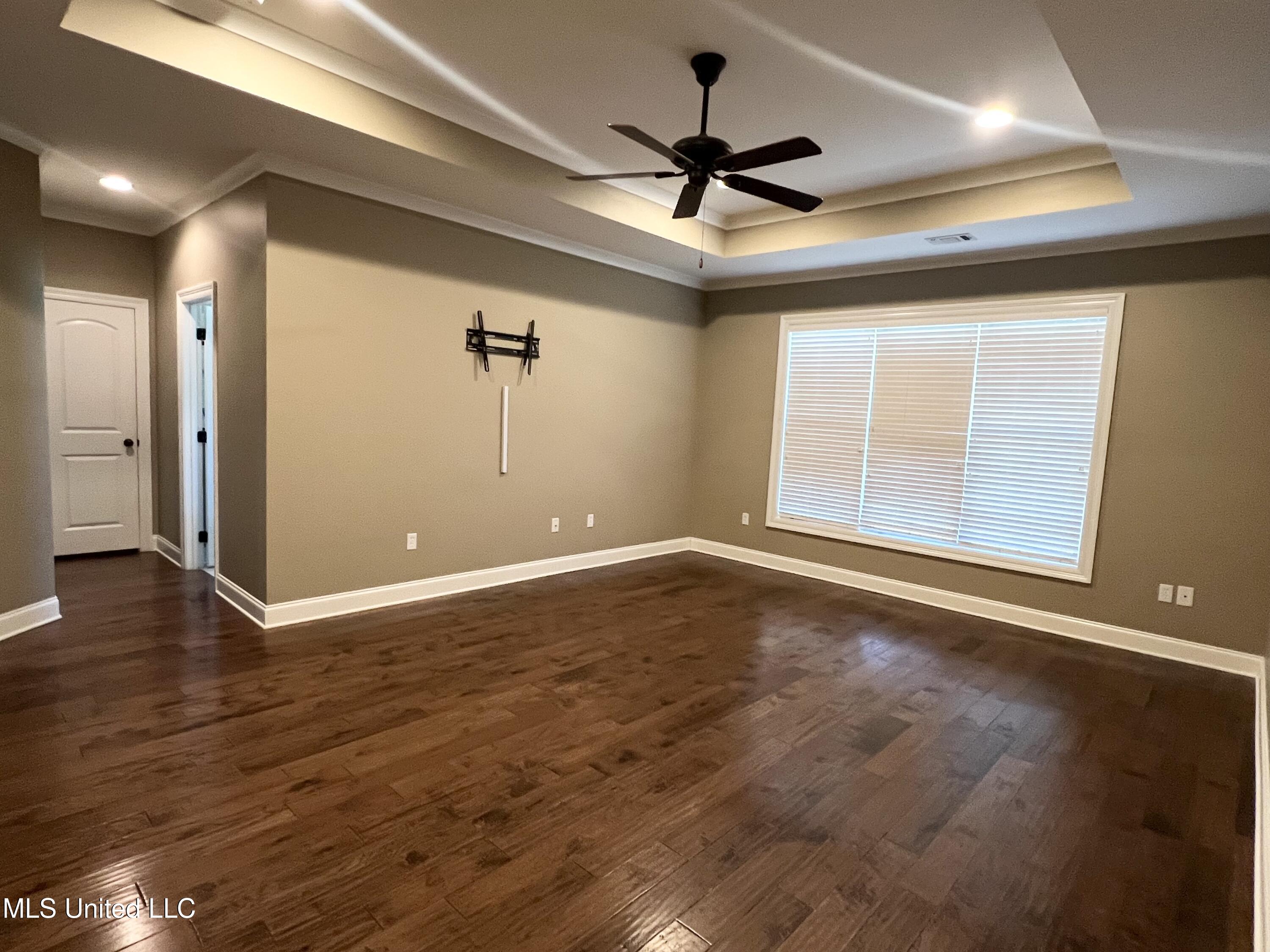 7869 Magnolia Loop Pass Christian, MS 39571 - Photo 6 of 49 IMG_E4804