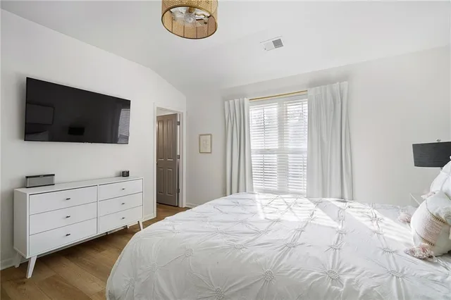 $320,000 | 7615 West 158th Terrace, Overland Park, KS 66223