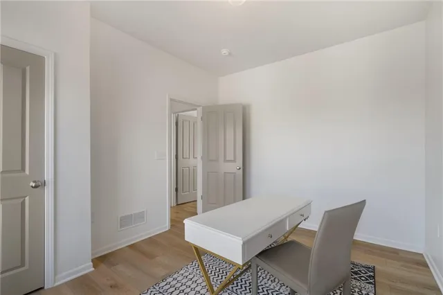 $320,000 | 7615 West 158th Terrace, Overland Park, KS 66223