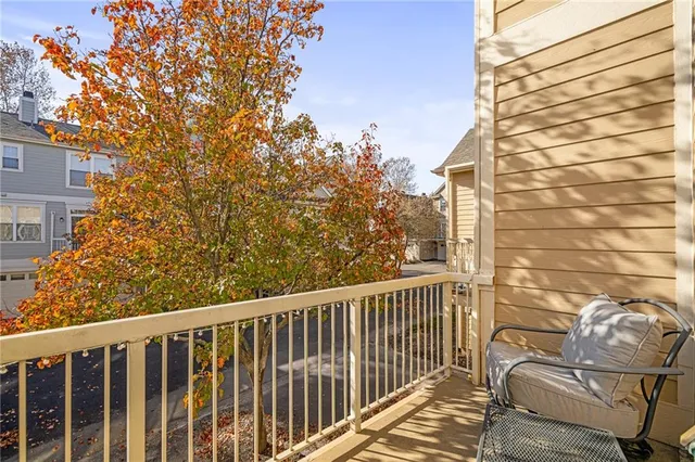 $320,000 | 7615 West 158th Terrace, Overland Park, KS 66223