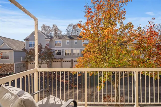 $320,000 | 7615 West 158th Terrace, Overland Park, KS 66223