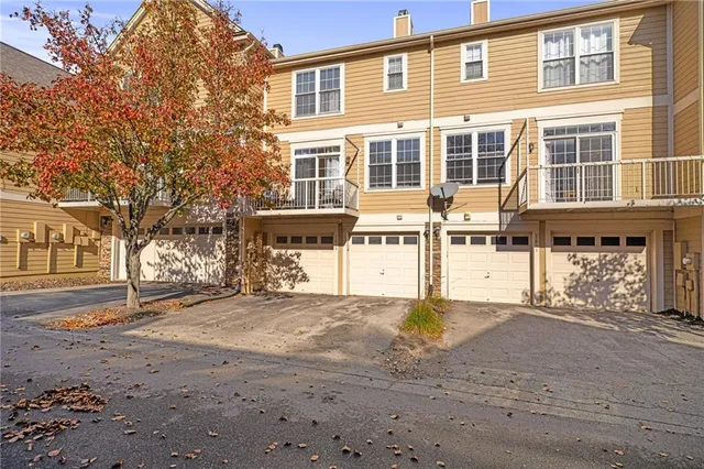 $320,000 | 7615 West 158th Terrace, Overland Park, KS 66223