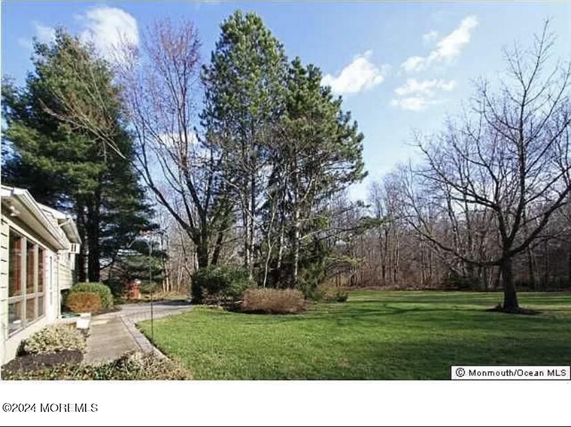 53 Lone Oak Road Middletown, NJ 07748 - Photo 2 of 12 IMG_7908