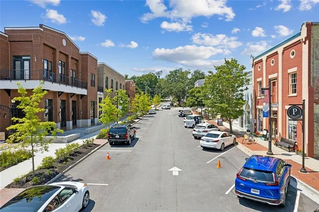 $650,000 | 5918 Nachoochee Trail, Flowery Branch, GA 30542